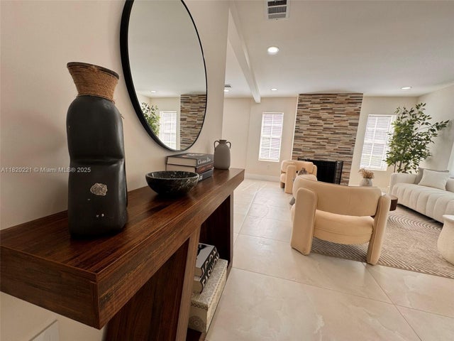 5 of 40 - 6236 Sw 11th St, West Miami, FL