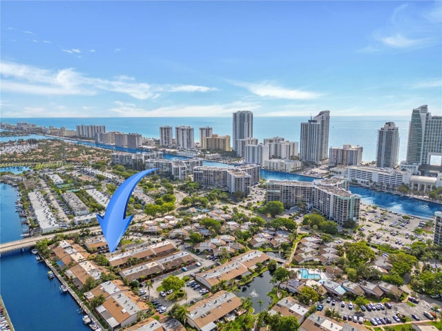 2627 S Parkview Dr 2627, Hallandale Beach
