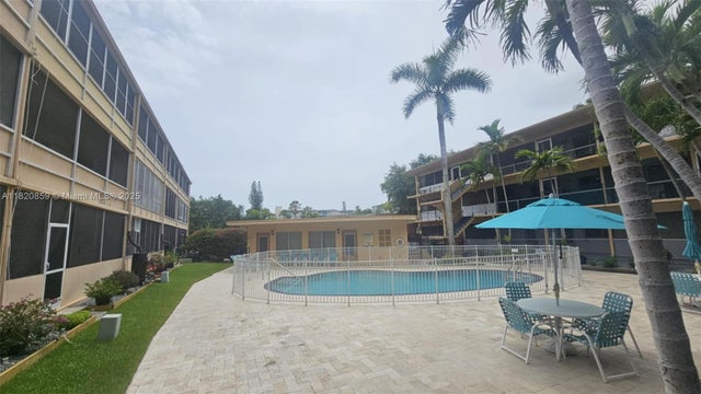 2 of 8 - 1500 Ne 127th St 103, North Miami, FL