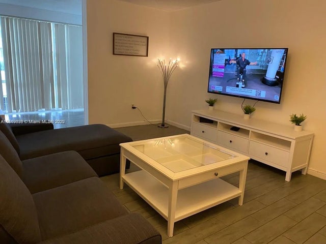 4 of 20 - 17570 Atlantic Blvd 105, Sunny Isles Beach, FL
