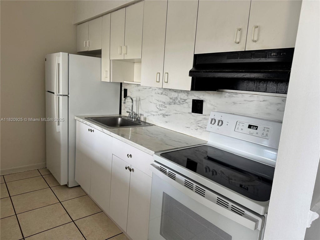 7400 W 20th Ave 416, Hialeah
