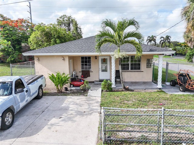 1 of 28 - 1722 Nw 8th Ct, Fort Lauderdale, FL