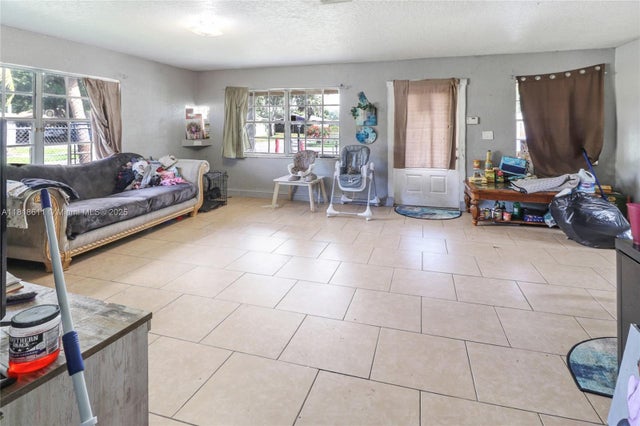 4 of 28 - 1722 Nw 8th Ct, Fort Lauderdale, FL