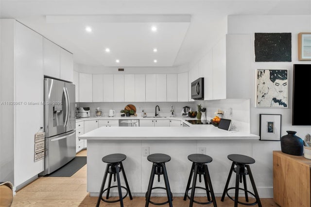 5 of 28 - 141 Crandon Blvd 237, Key Biscayne, FL