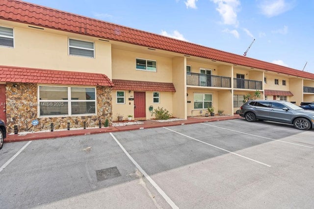 2 of 27 - 4124 Sw 65th Ave 69, Davie, FL