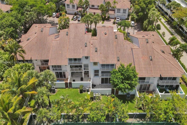 3 of 33 - 20939 Ne 37th Ct, Aventura, FL