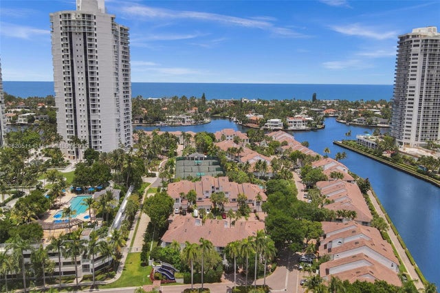 4 of 33 - 20939 Ne 37th Ct, Aventura, FL