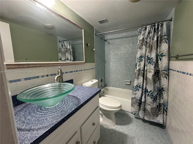 4 of 6 - 1470 Ne 125th Ter 308, North Miami, FL