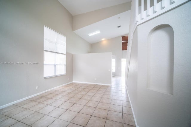 4 of 28 - 1202 Ne 37th Pl, Homestead, FL