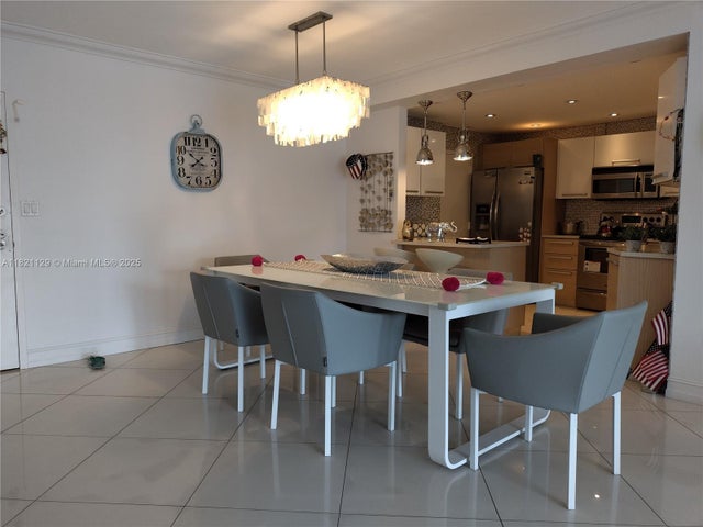 5 of 27 - 575 Crandon Blvd 706, Key Biscayne, FL