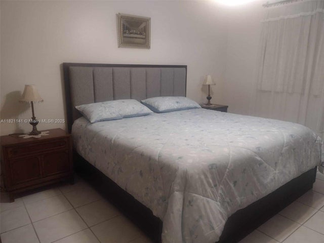 4 of 42 - 3001 Nw 46th Ave 204, Lauderdale Lakes, FL