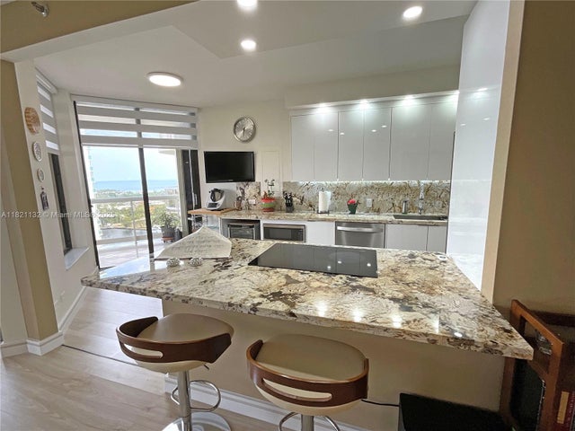 1 of 26 - 20191 E Country Club Dr 1903, Aventura, FL