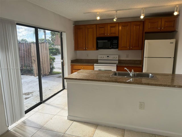 2 of 18 - 540 Green Springs Pl, West Palm Beach, FL