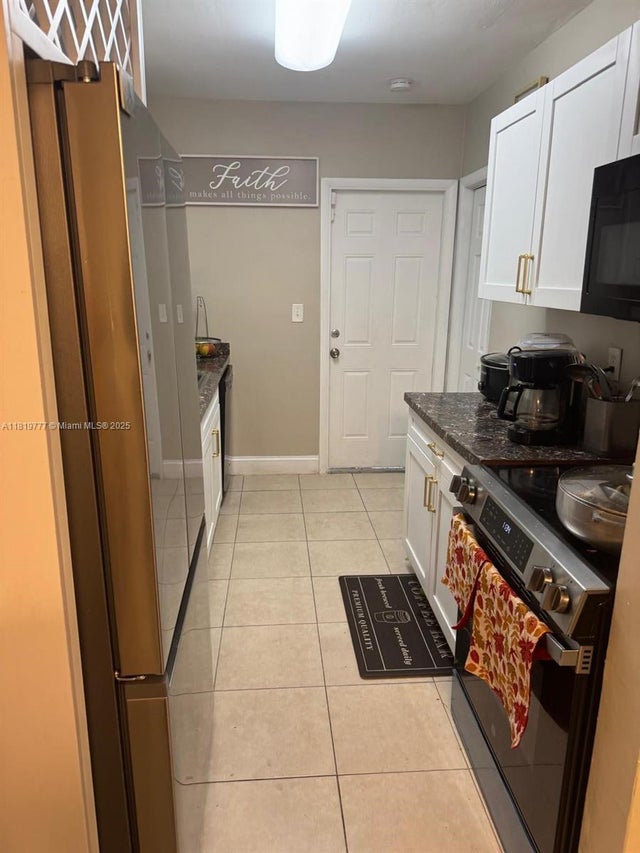 4 of 8 - 4620 Sw 31st Dr, West Park, FL
