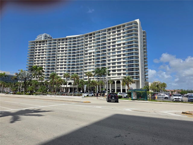 2 of 44 - 3800 S Ocean Dr 425, Hollywood, FL