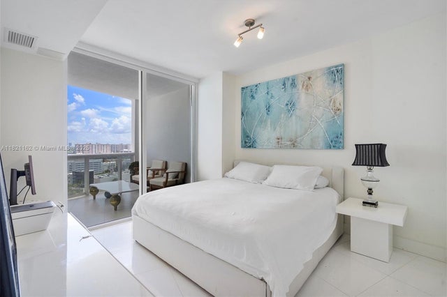 5 of 10 - 18201 Collins Ave 2008, Sunny Isles Beach, FL