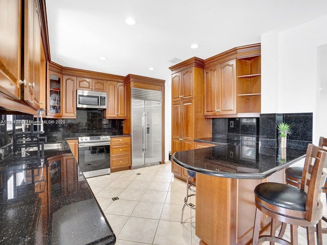 4 of 21 - 5343 Nw 111th Ct, Doral, FL