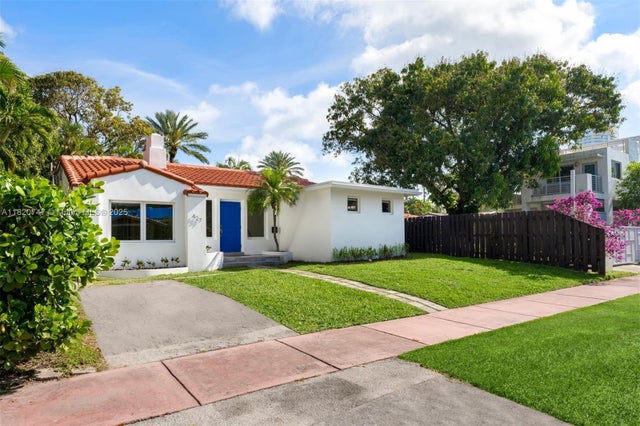 1 of 32 - 427 W 43rd St, Miami Beach, FL