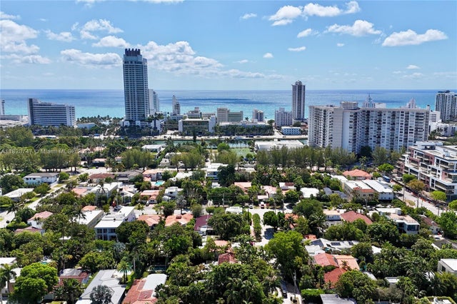 2 of 32 - 427 W 43rd St, Miami Beach, FL