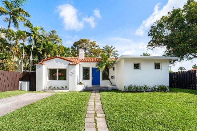 3 of 32 - 427 W 43rd St, Miami Beach, FL
