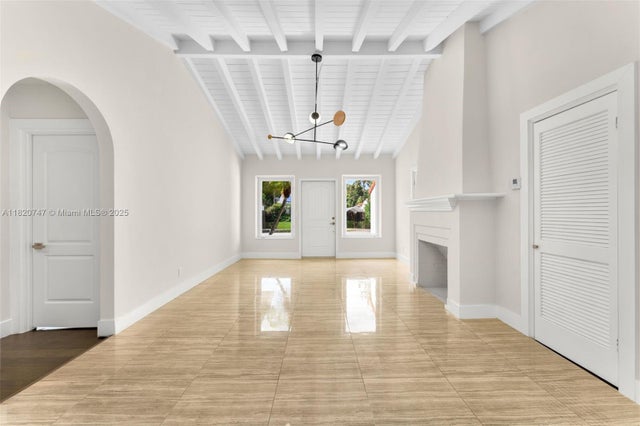 5 of 32 - 427 W 43rd St, Miami Beach, FL