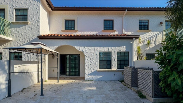 2 of 32 - 2837 Hidden Harbour Ct, Dania Beach, FL