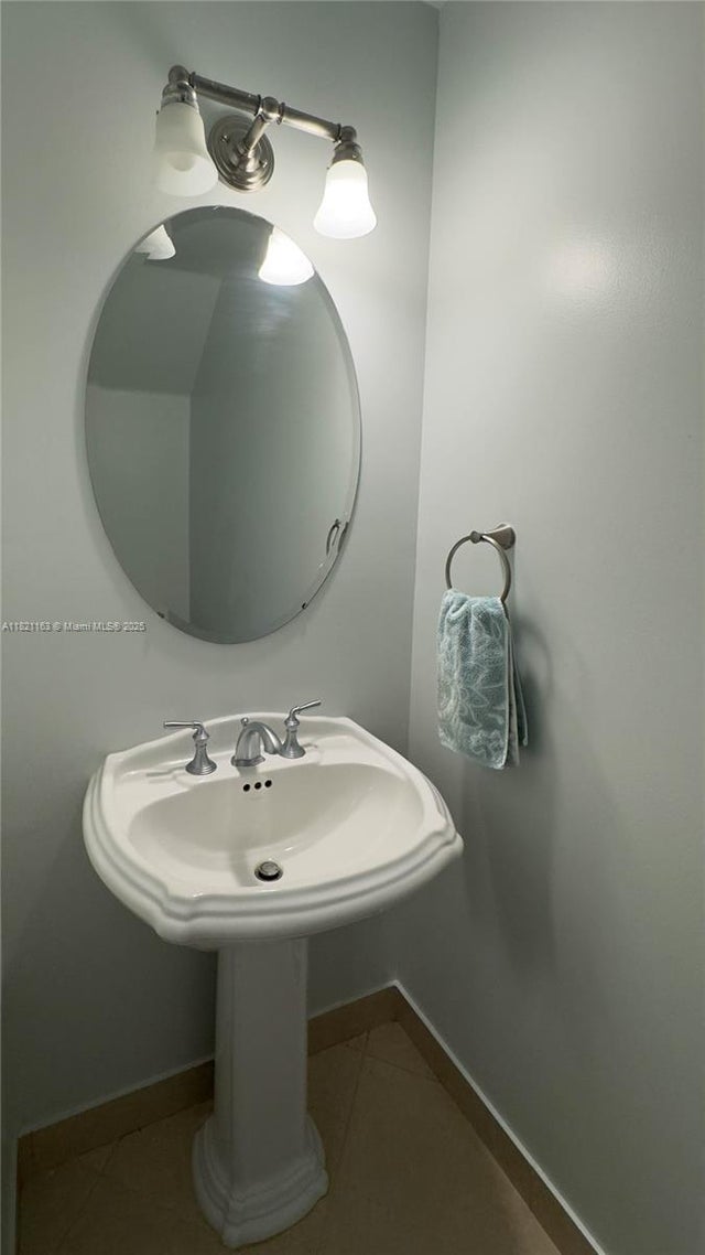 5 of 32 - 2837 Hidden Harbour Ct, Dania Beach, FL