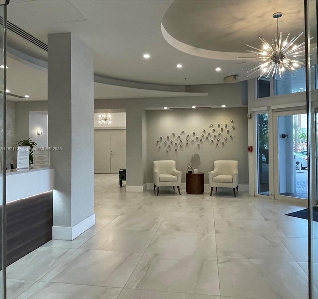 4 of 25 - 3001 S Ocean Dr 101, Hollywood, FL
