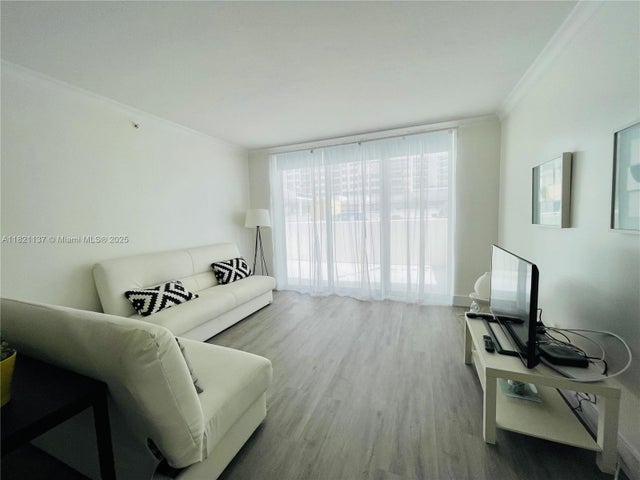 5 of 25 - 3001 S Ocean Dr 101, Hollywood, FL