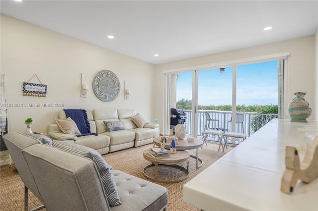 1 of 67 - 4034 N Ocean Dr, Hollywood, FL