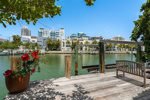 2 of 34 - 6165 Pine Tree Dr, Miami Beach, FL
