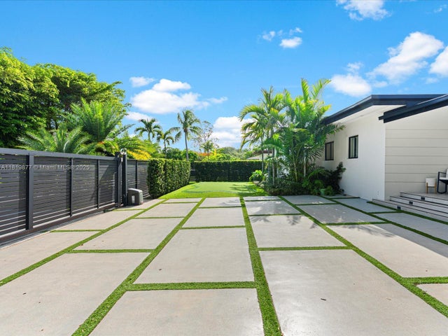 5 of 56 - 4531 Sw 15th St, Miami, FL