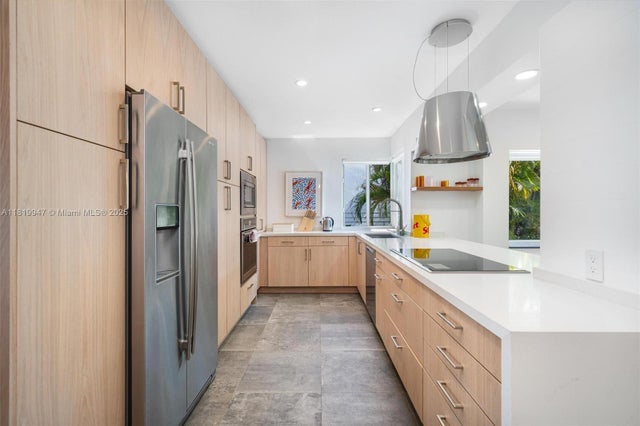 5 of 26 - 7755 Noremac Ave, Miami Beach, FL