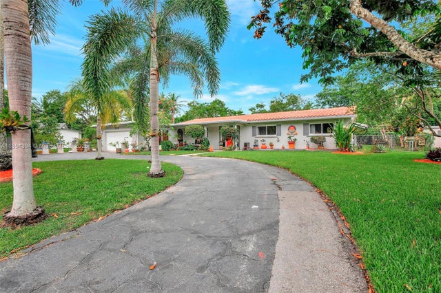 1 of 61 - 6285 Pine Ter, Plantation, FL