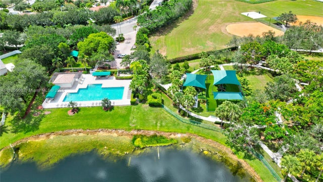 5 of 74 - 803 Heritage Dr, Weston, FL