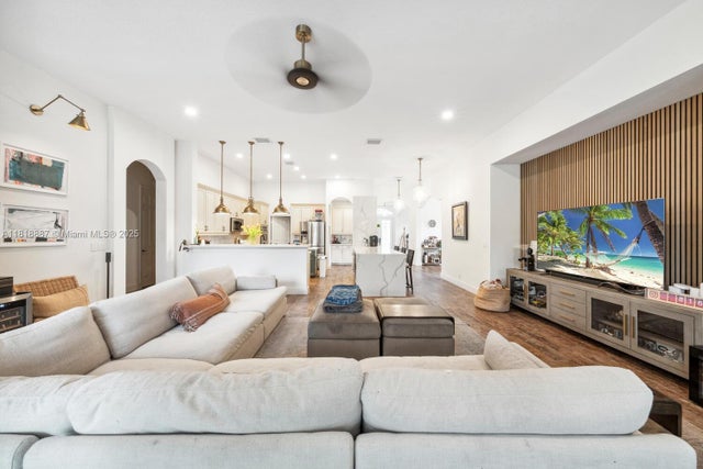 2 of 39 - 4864 Tropicana Ave, Cooper City, FL