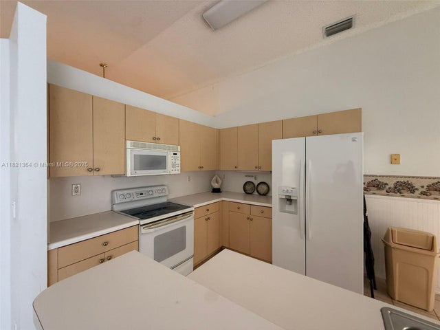 3 of 27 - 5657 Nw 121st Ave, Coral Springs, FL