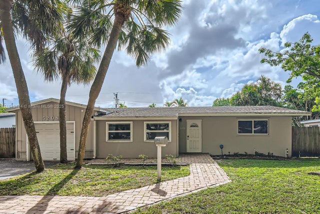4 of 28 - 5208 Sw 91st Ter, Cooper City, FL