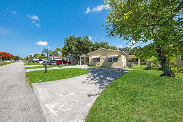 4 of 41 - 6428 Plunkett St, Hollywood, FL