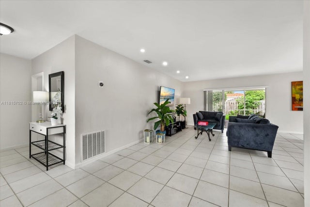 3 of 30 - 7512 Mutiny Ave, North Bay Village, FL