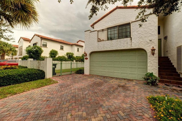 1 of 19 - 2916 Hidden Harbour Ct, Dania Beach, FL