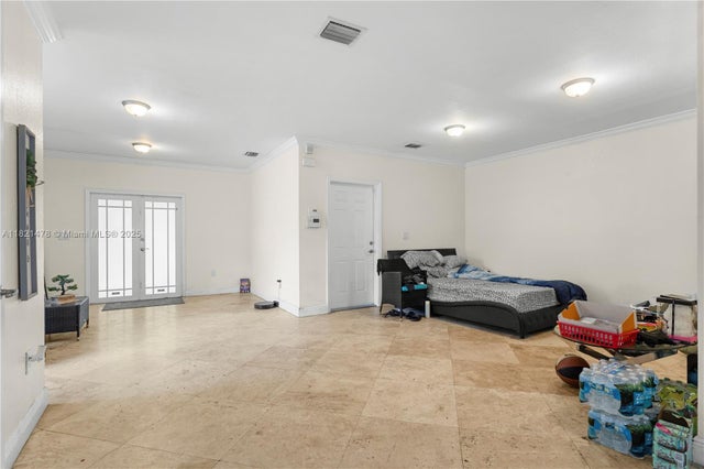 4 of 18 - 3154 Plaza St, Miami, FL