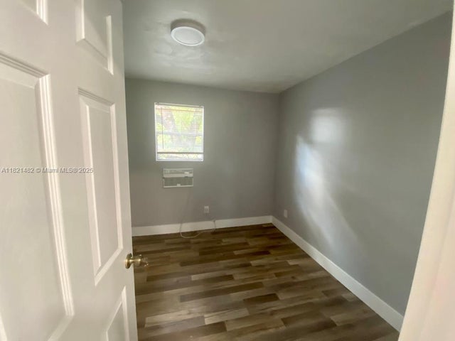 2 of 17 - 345 Ne 168th St, North Miami Beach, FL