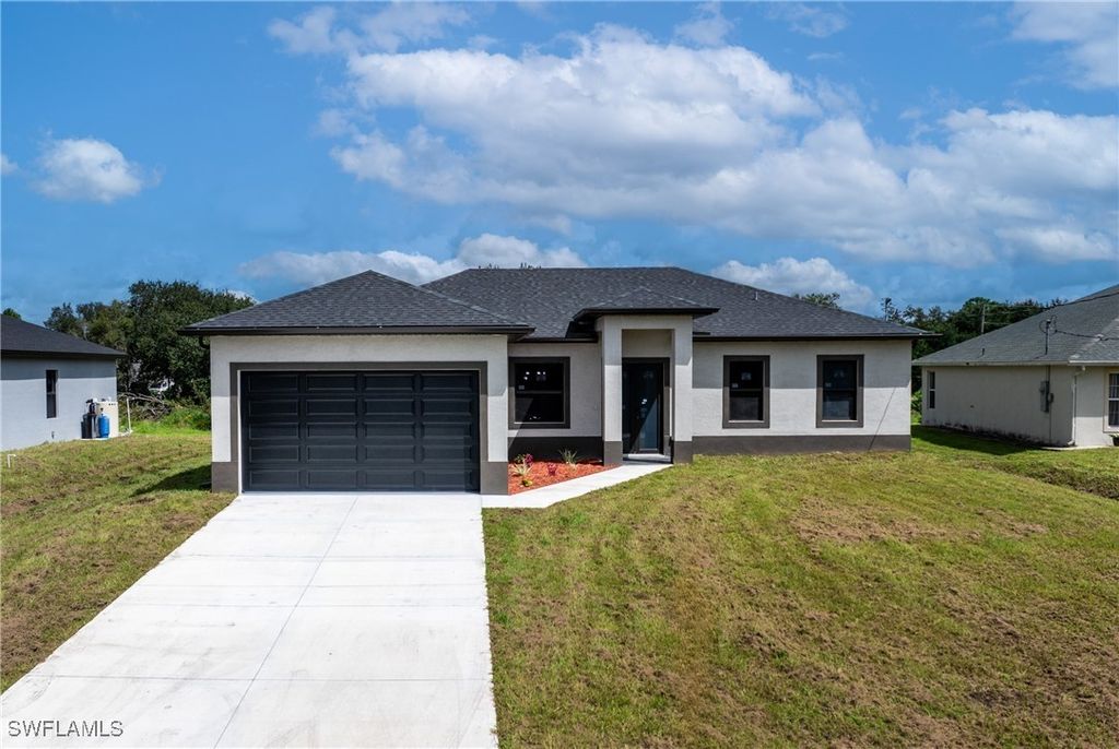 2602 73rd St W, LEHIGH ACRES
