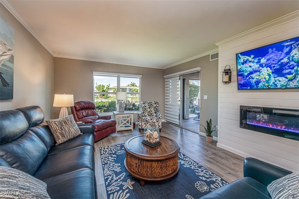 843 Se 46th Ln 1, CAPE CORAL