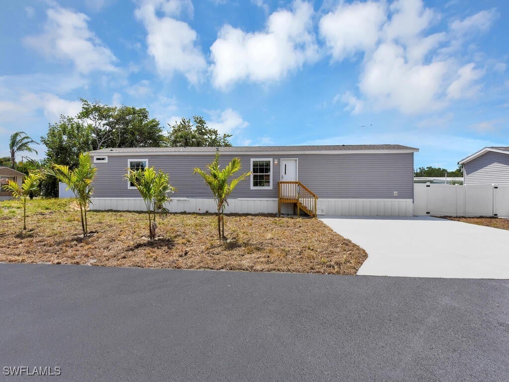 21190 Cypress Park Cir, ESTERO