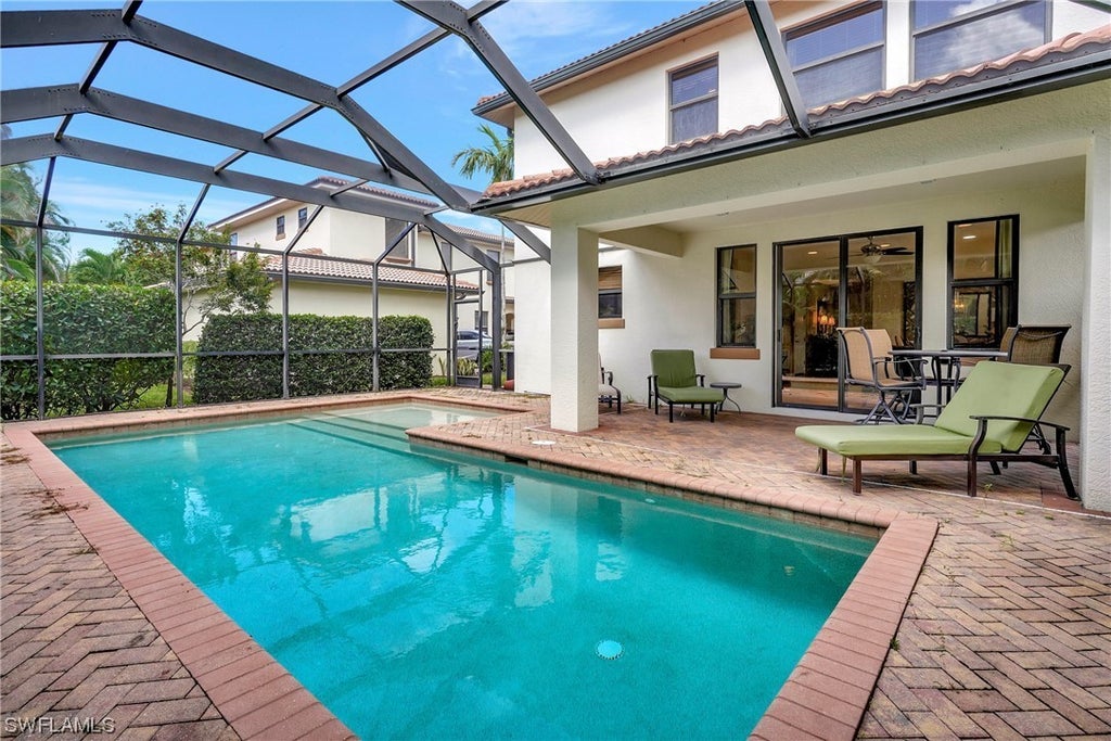 1224 Manado Dr, Naples