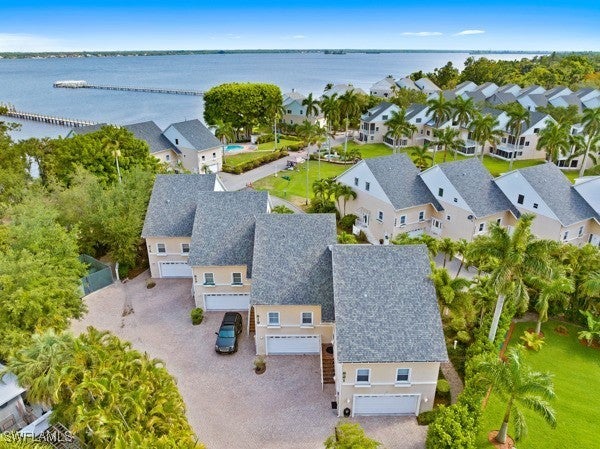 819 James St, FORT MYERS