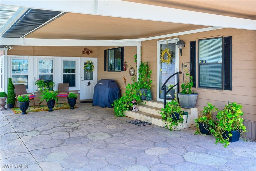 149 Kim Dr 149, NAPLES