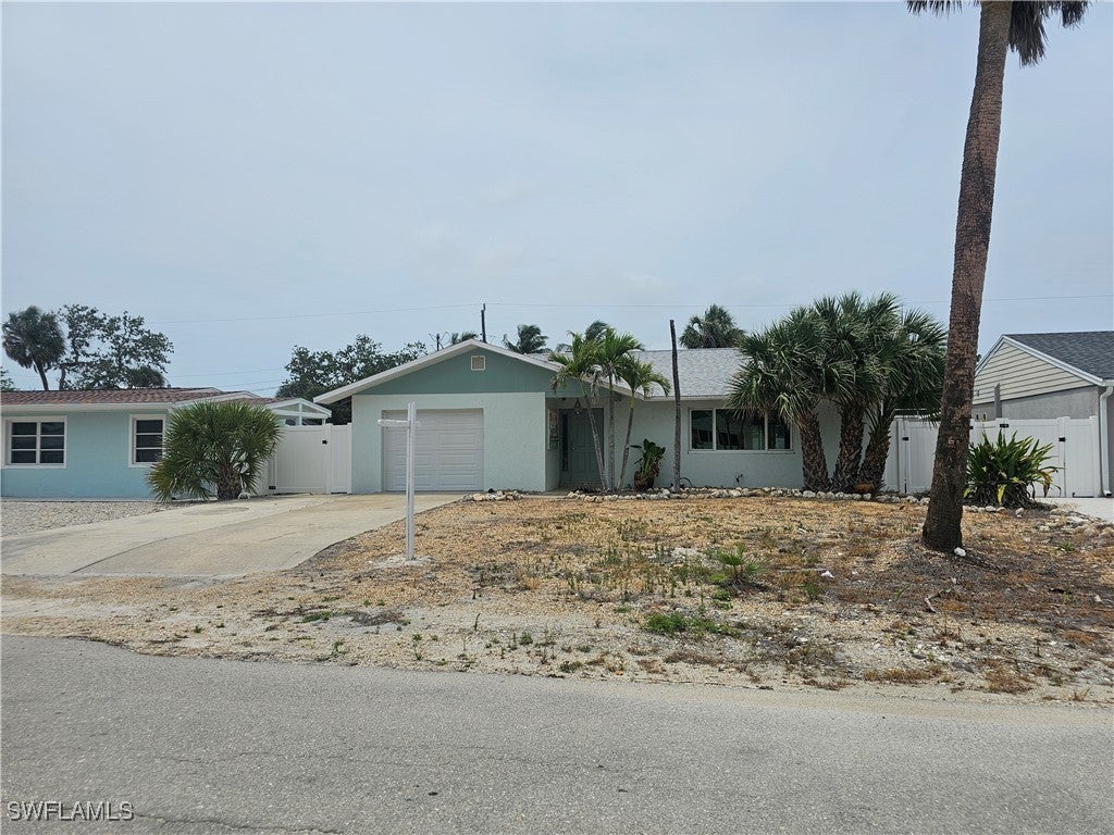 193 Hibiscus Dr, FORT MYERS BEACH